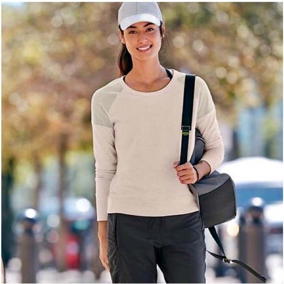 Athleta Tops - ATHLETA Citytime Sweatshirt Off White Size Extra Large​​​​​​